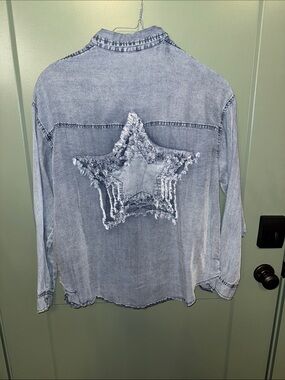 NWOT Blue Velvet Light Blue Star Appliqué Button-Down Shirt